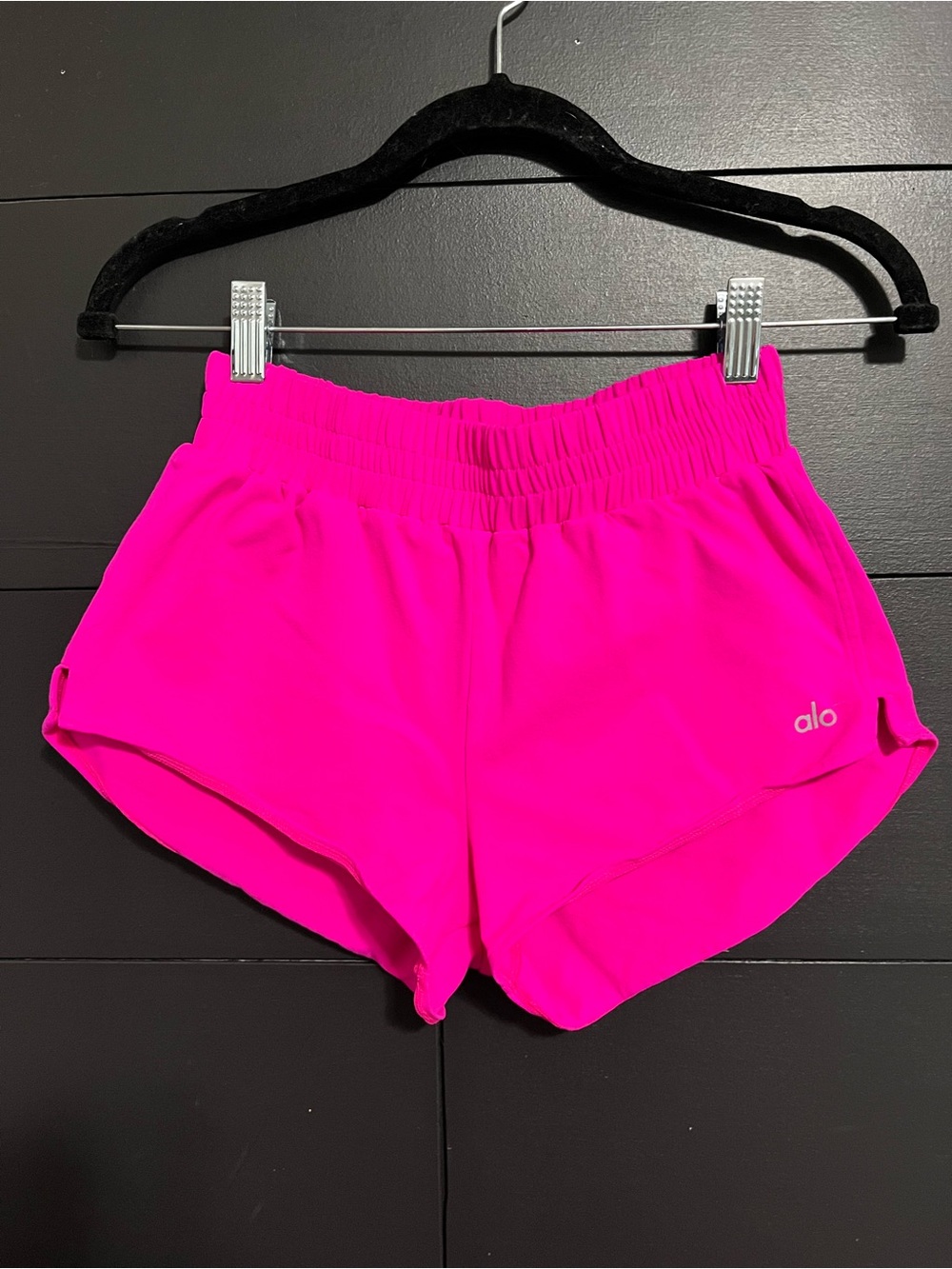 ALO Yoga Hot Pink Athletic Casual Comfy Shorts 2” Inseam Women’s Sz XXS EUC